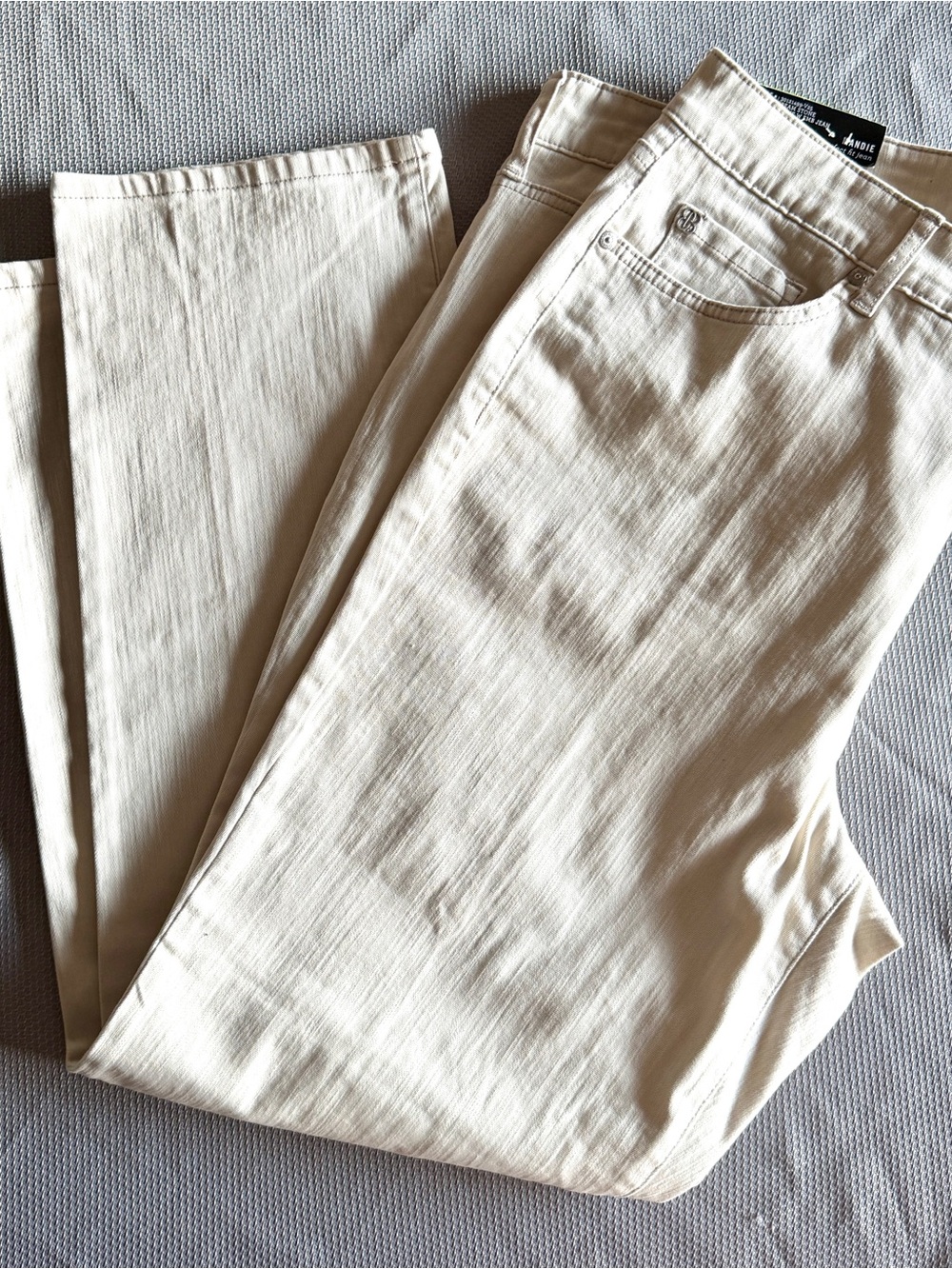 NWT Bandolino Mandie Stone Straight Leg Jeans 18W